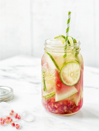 Cocktail dans un récipient en verre